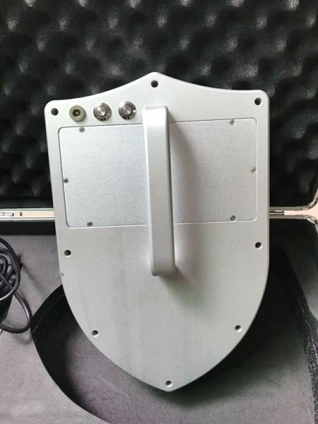 Buy 1200m air traffic control shield GPS / 2.4g/5.8g three band frequency one key drive off jammer of forced landing UAV at wholesale prices