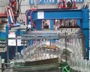 China Custom Single Column Automatic Palletizer Machine For Empty Bottles Box on sale