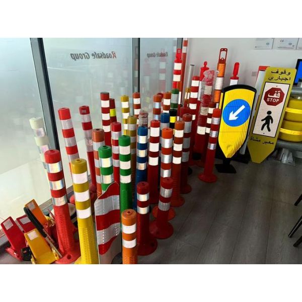 Reflective Safety Warning Bollards with Removable Base Pin Flexible Delineator 1050 Traffic Barrier Flexible PE Post