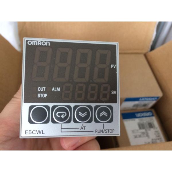 Digital Temperature Thermostat E5CWL-R1TC pt100 Temperature Senor Intelligent