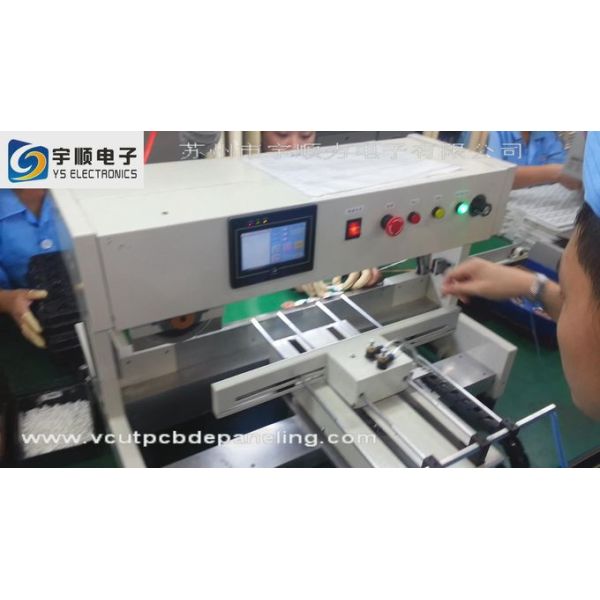 Doublez le trou fraisé par équipement depaneling dégrossi FR4 de carte PCB