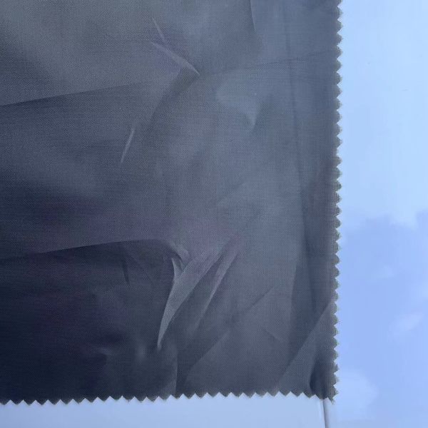 100%Polyester 63D*63D/42*33 190T Taffeta