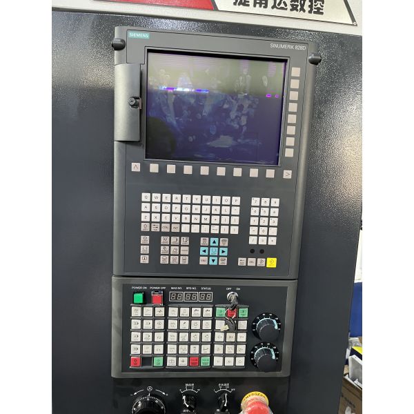 3000rpm Horizontal CNC Lathe Machine 7.5kw Hollow Hydraulic Chuck With φ460 Diameter Over Bed