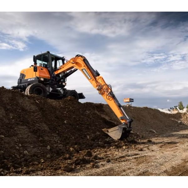 Max Dumping Height 4065mm Used Doosan Excavator with and Arm Length 2.9 Meters