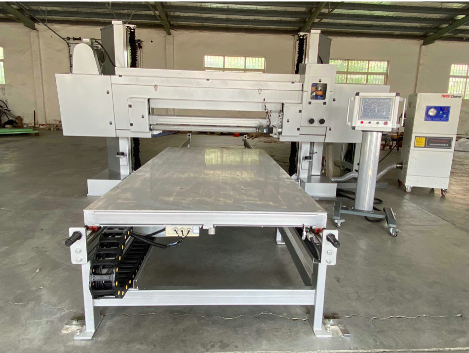CNC High-end Automatic Flat Horizontal Cutting Machine for CE PU Foam 2100mm