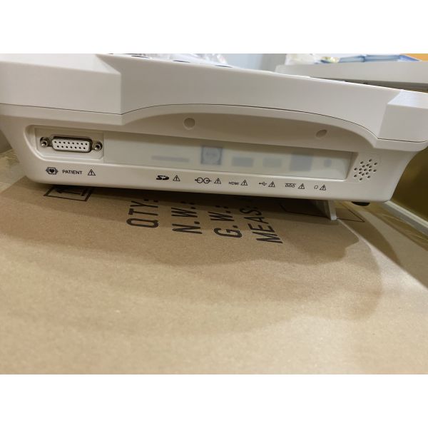 High Resolution Digital 12 Channel Portable ECG Machine With LCD Display