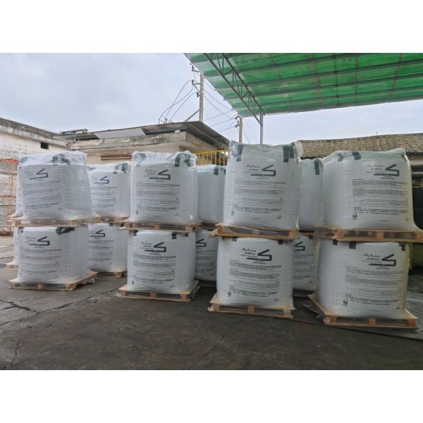 Factory for Plastic Polycarbonate Sheet produced with automated extrusion technology delivering consistent and performance reliability