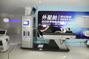 Quality Accurate Positioning Lumbar Decompression Machine Spinal Decompression Table for sale