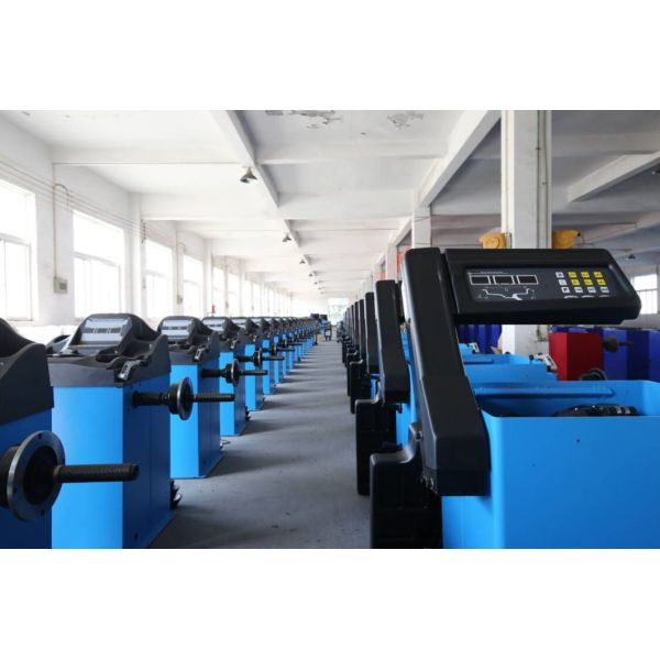 Model NO. ZH827L Wheel Balancer for Tyre Balancing Machine at Competitive