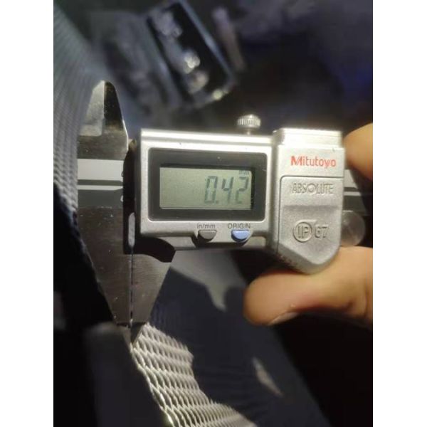 Expanded metal spacer , IEC 60598-1 clause 9.2 expanded metal spacer