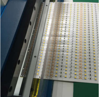 LED Automatic Aluminium Strips Shearing Cutting Machine / SMT Separator