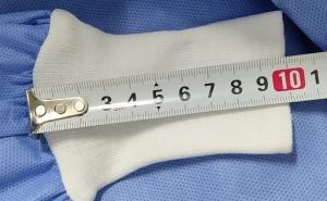 Quality Knitted Cuff Disposable Hospital Gowns , Surgical Gowns Hook Loop Fastener for sale