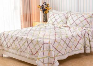 China Geometric Full Size Quilt 3pcs Country Style Handmade Patchwork Quilt Bedding Sets on sale