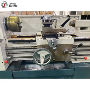 Conventional Turning Engine Metal Manual Lathe Machine 750mm / 1000mm Workpiece