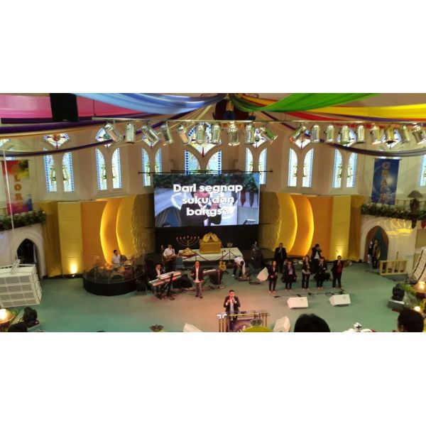 SMD Full Color Church LED Screen With Portable Video , High Resolution LED Curtain Display
