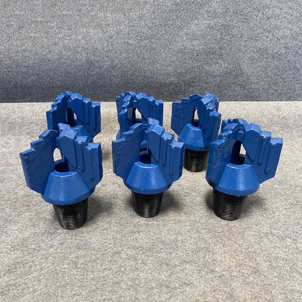 Steel Diamond Drag Bit Round Shape Smooth Surface for Drilling